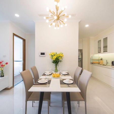 Homes By Christine - Vinhomes Central Park Ho Chi Minh-staden Exteriör bild