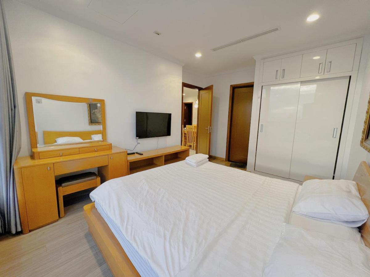 Homes By Christine - Vinhomes Central Park Ho Chi Minh-staden Exteriör bild