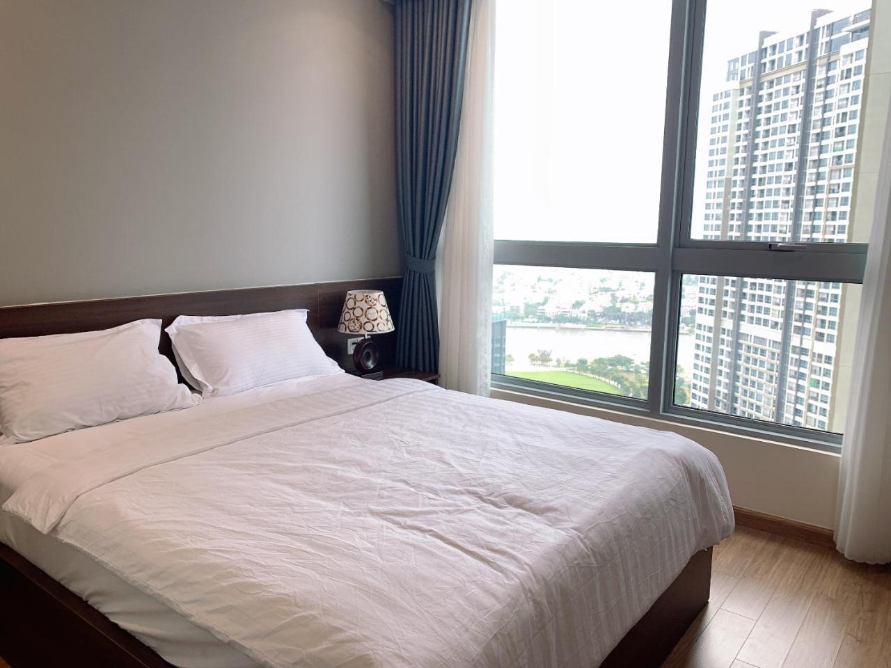 Homes By Christine - Vinhomes Central Park Ho Chi Minh-staden Exteriör bild