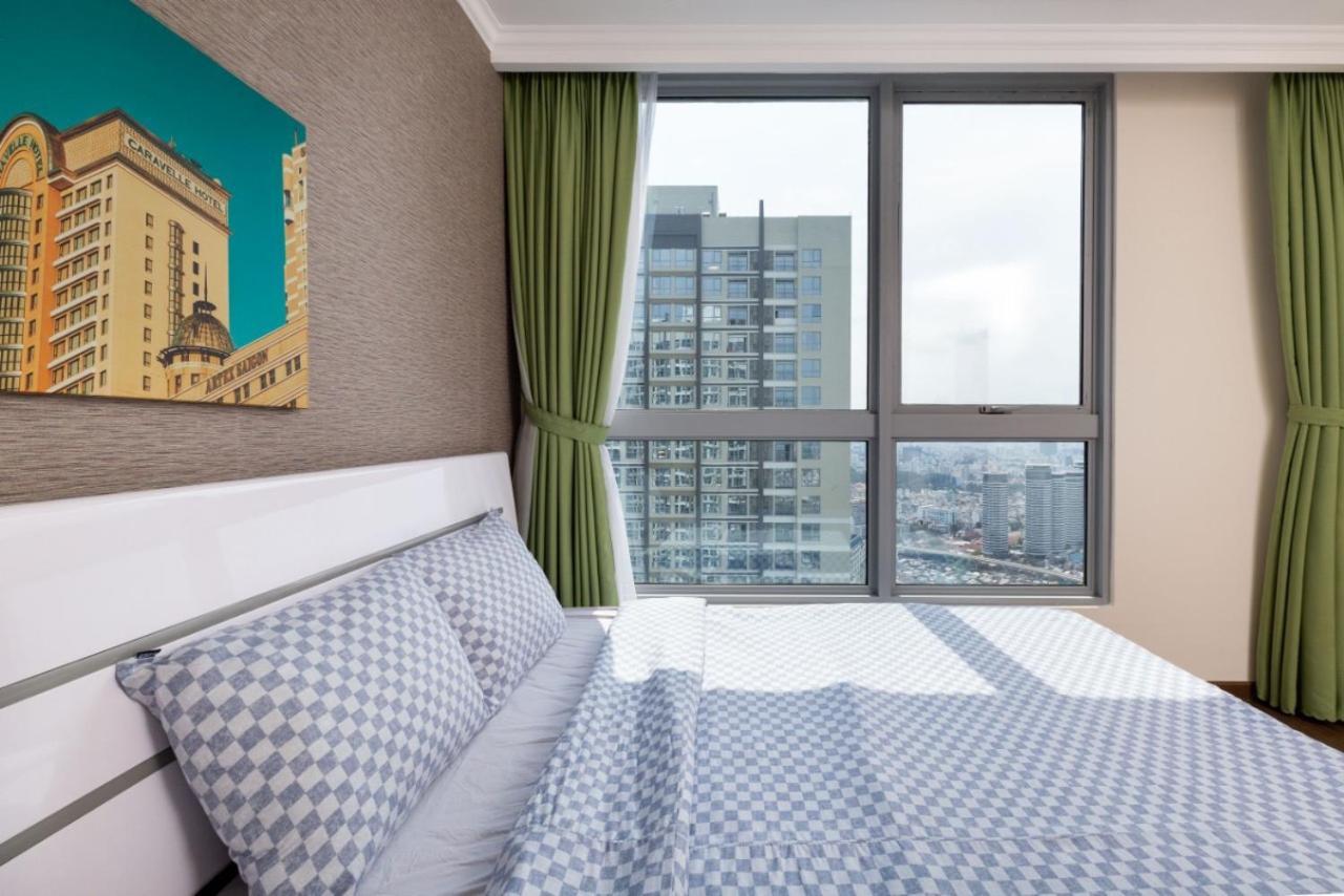 Homes By Christine - Vinhomes Central Park Ho Chi Minh-staden Exteriör bild