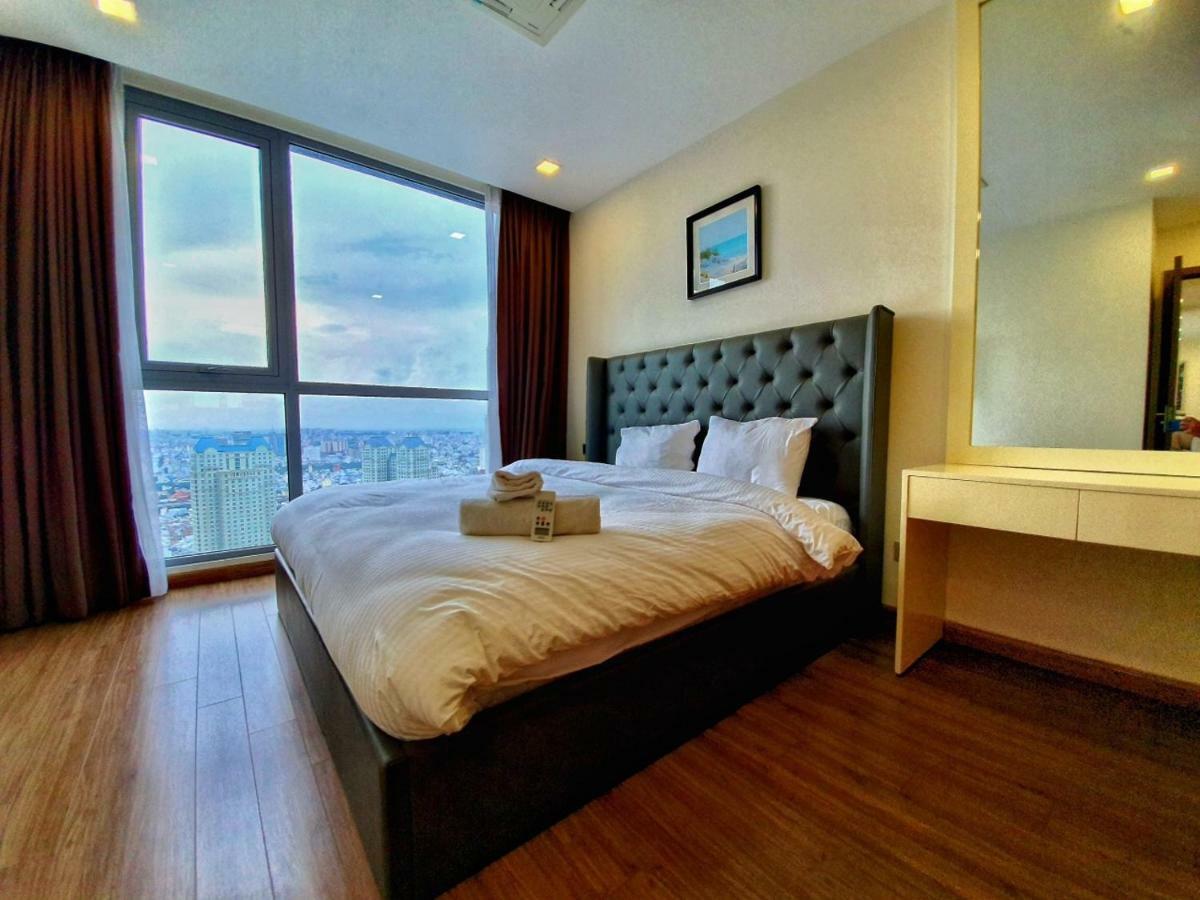 Homes By Christine - Vinhomes Central Park Ho Chi Minh-staden Exteriör bild