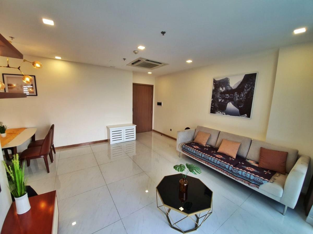 Homes By Christine - Vinhomes Central Park Ho Chi Minh-staden Exteriör bild