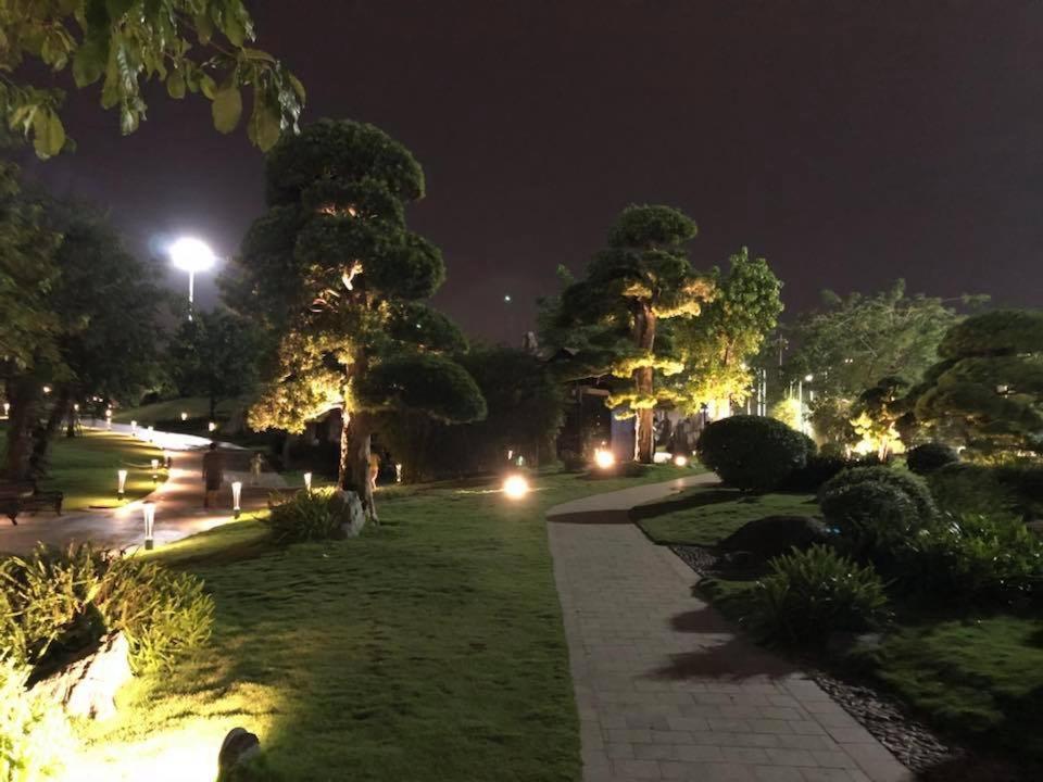 Homes By Christine - Vinhomes Central Park Ho Chi Minh-staden Exteriör bild