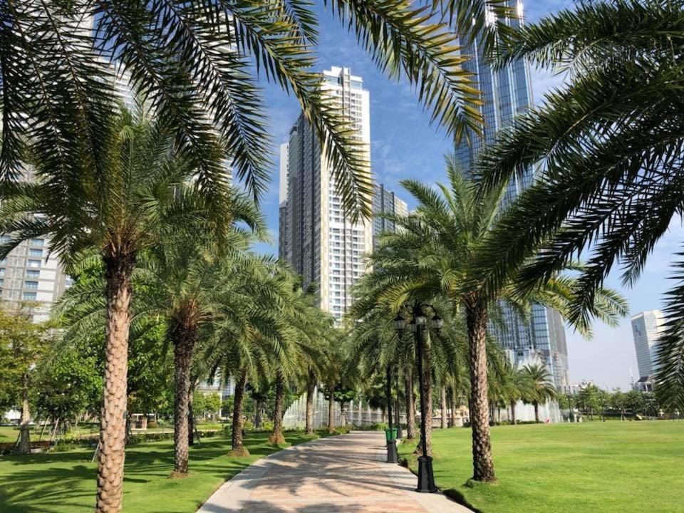 Homes By Christine - Vinhomes Central Park Ho Chi Minh-staden Exteriör bild